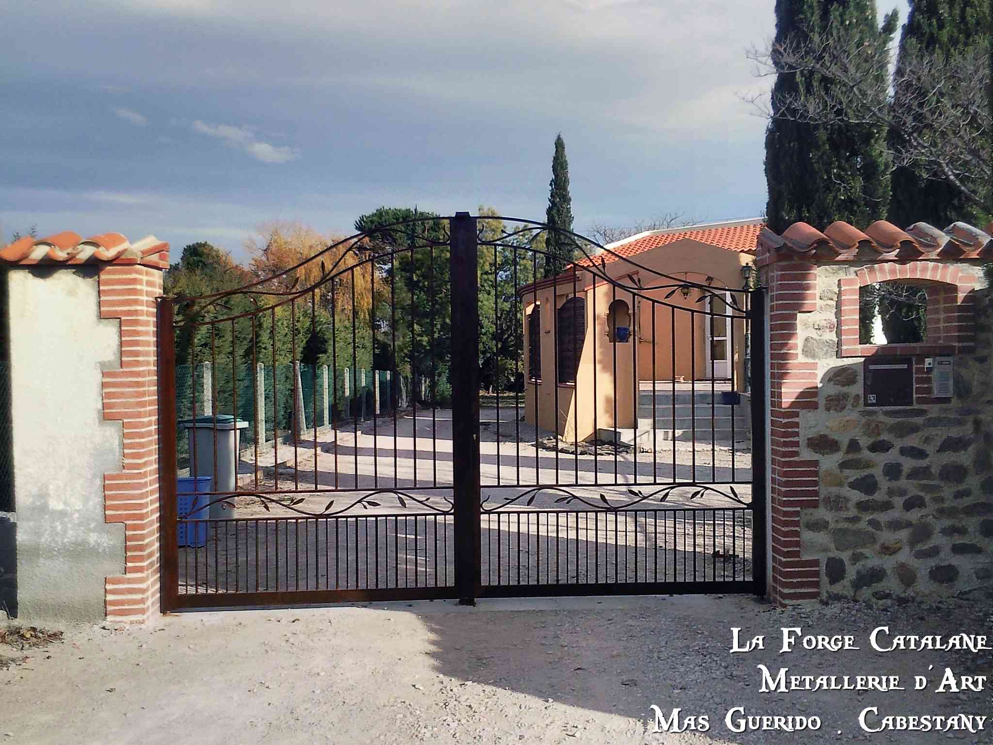 Portail Olivier vegetal forge catalane 1.jpg